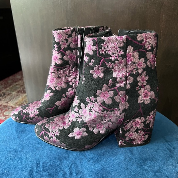 Sam Edelman black/pink floral brocade ankle boots 6.5 - Picture 3 of 5